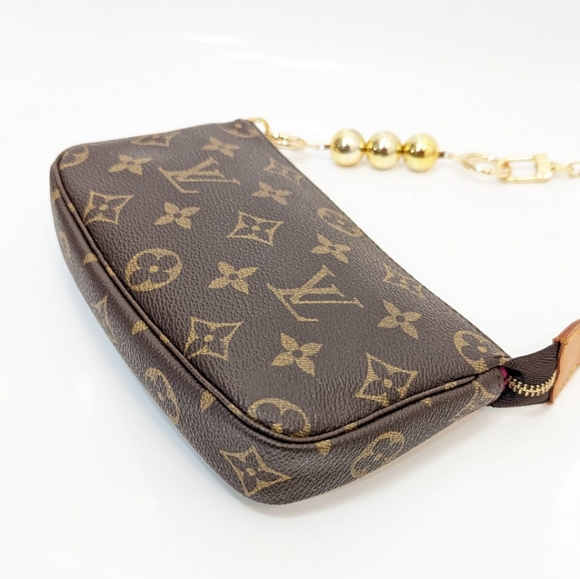 ✨️💎Authentic Louis Vuitton Mini Pochette Accessoires Monogram Bag - Picture 6 of 16